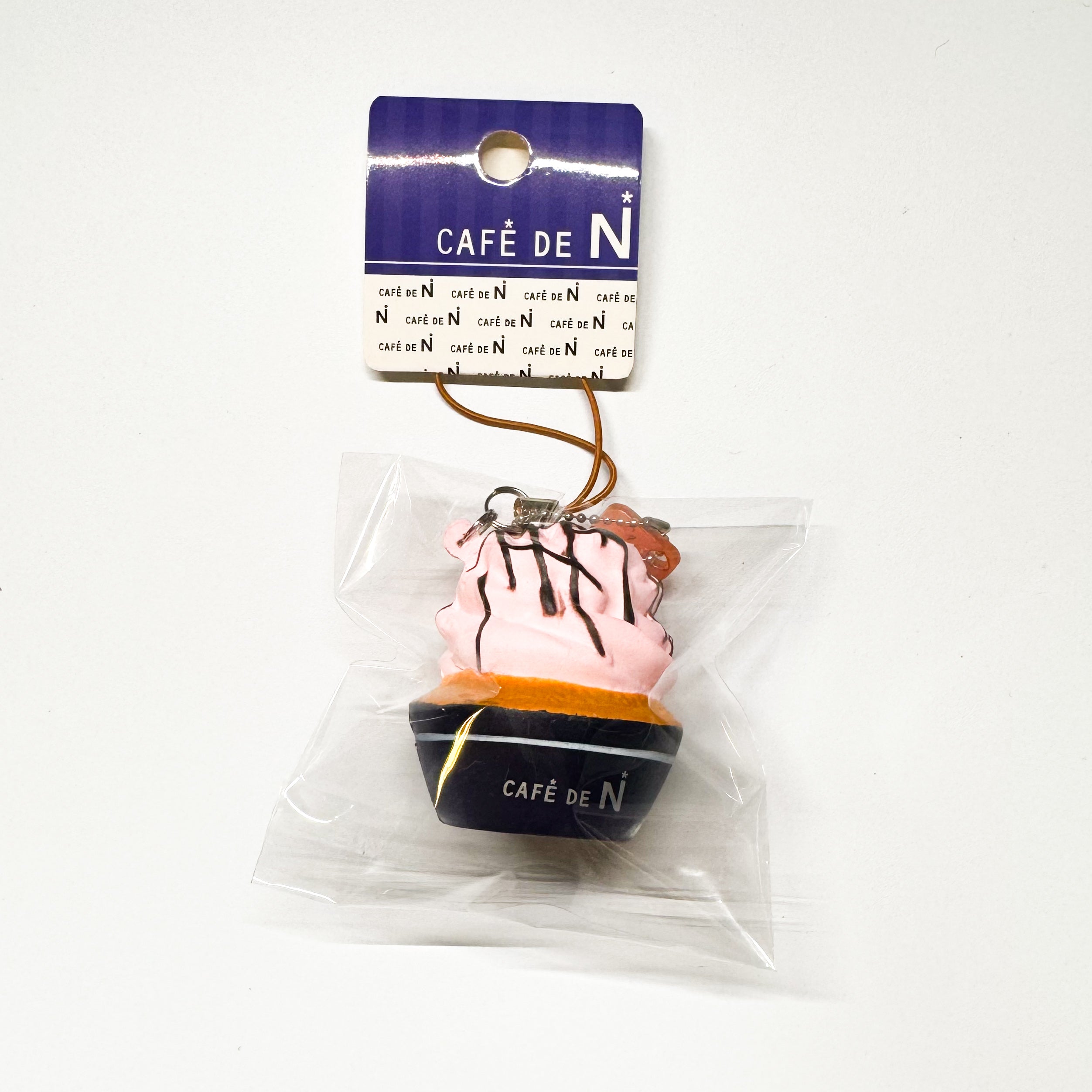 スクイーズ　カフェドエヌ Cafe De N Drizzle Cupcake Squishy – taketherare