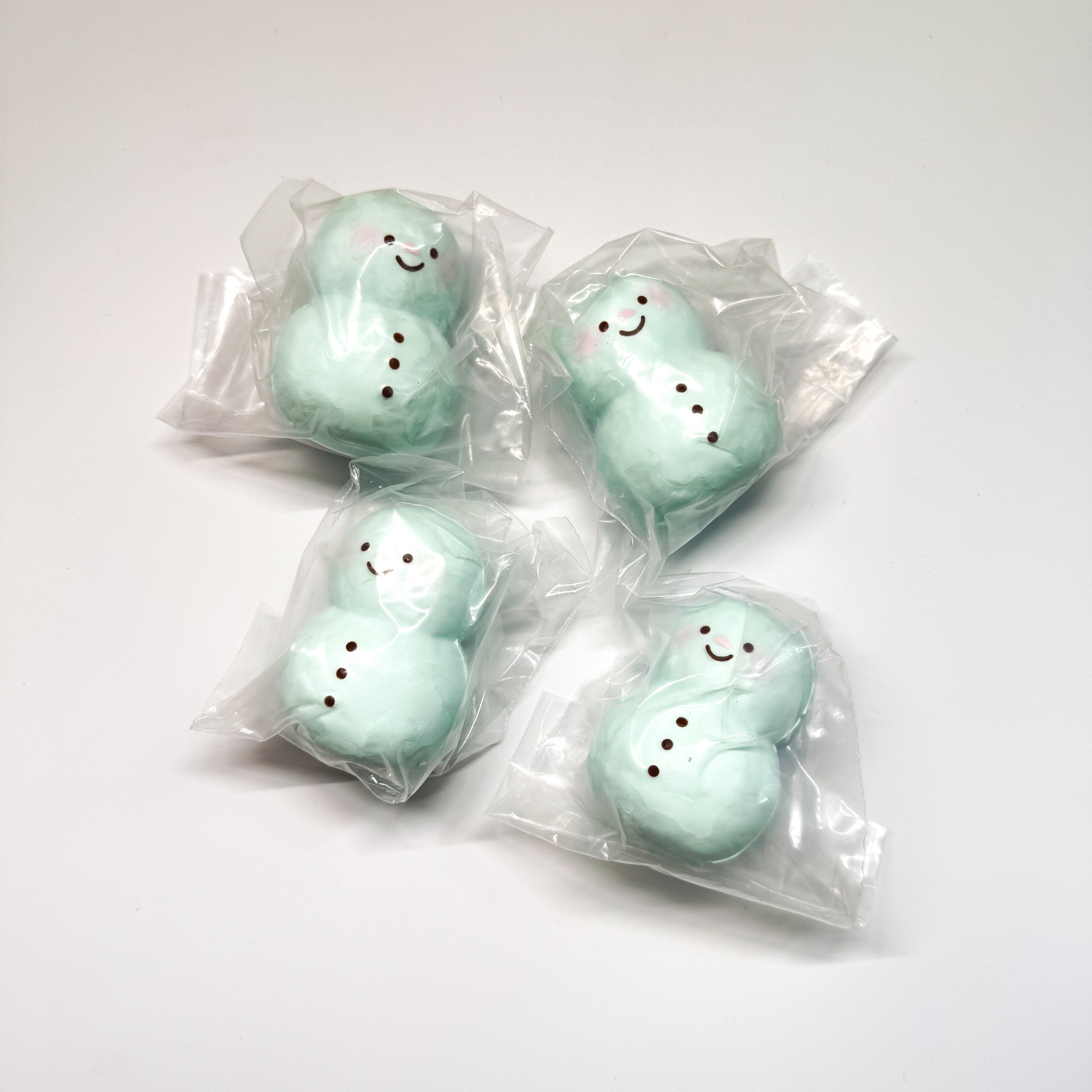 Lisa snowman squishy