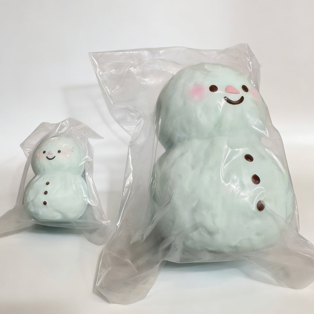 Lisa snowman squishy