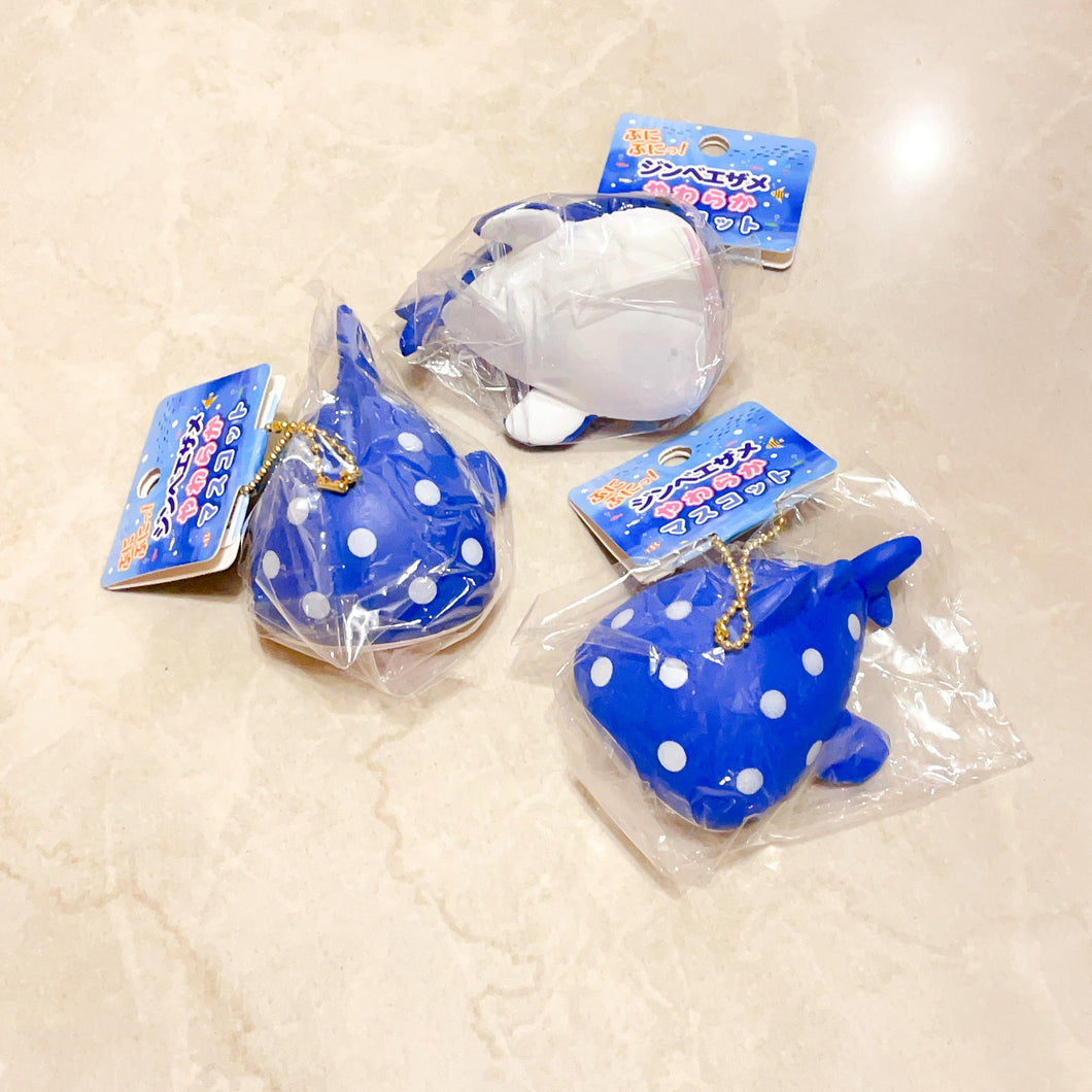 Avocatt Whale squishy