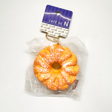 Load image into Gallery viewer, Cafe De N Cruller Squishy
