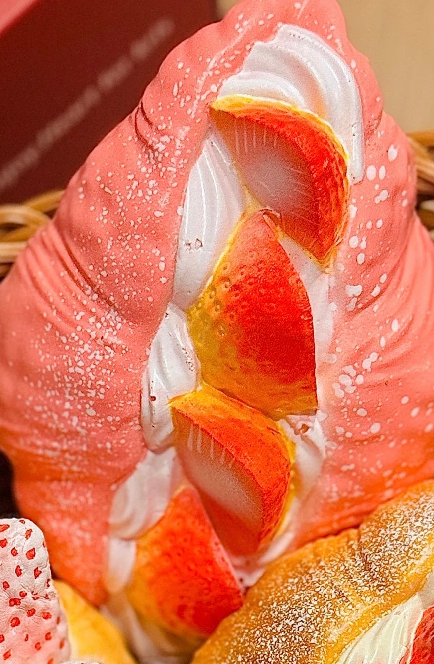 Mandu Strawberry Croissant