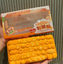 Load image into Gallery viewer, 7700 Keyboard bread squishy
