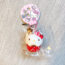 Load image into Gallery viewer, Hello kitty cupcake
